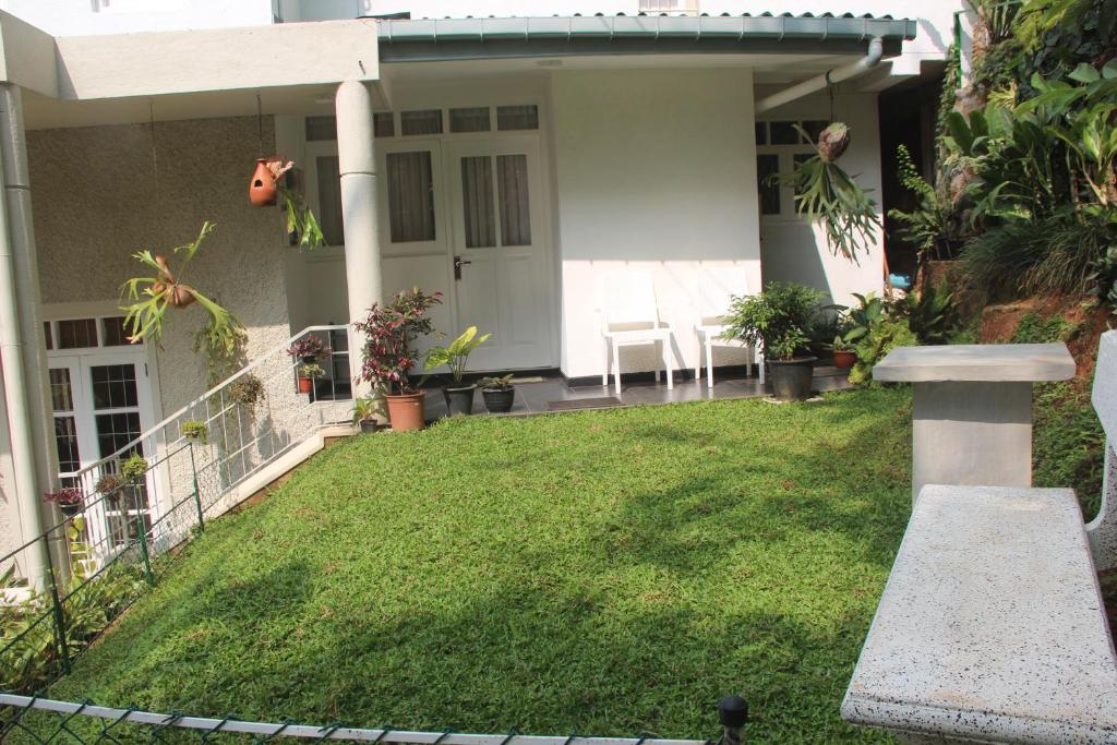 Marvel Hills Kandy - Habitación Doble Con Vista Al Jardín