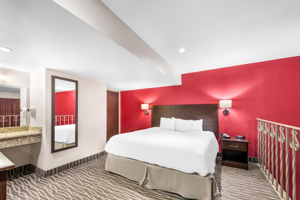 River's Edge Convention Center - Housity