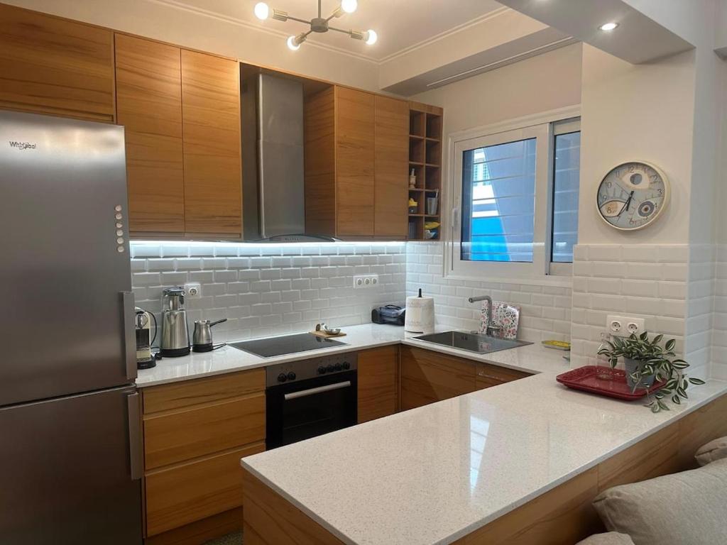 Sunlit seaside 2 bedroom 2 bathroom apartment