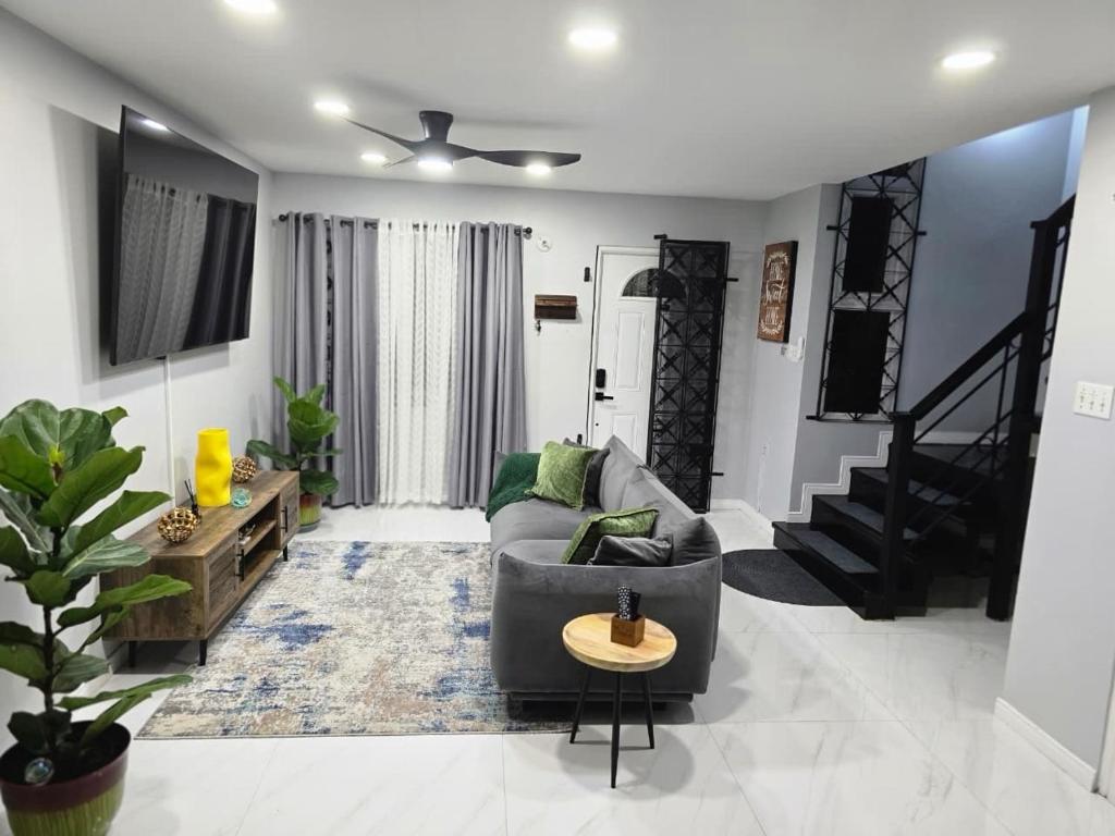 Casa 28 2Bed 2 Bath Townhouse 24Hour Security