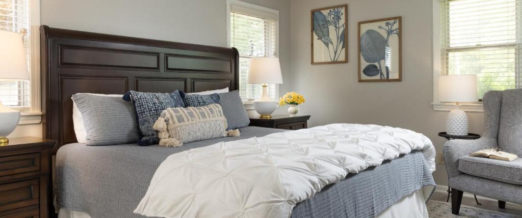 Devonfield Inn - 
