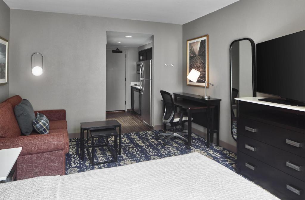 Homewood Suites Savannah Historic District/Riverfront photo