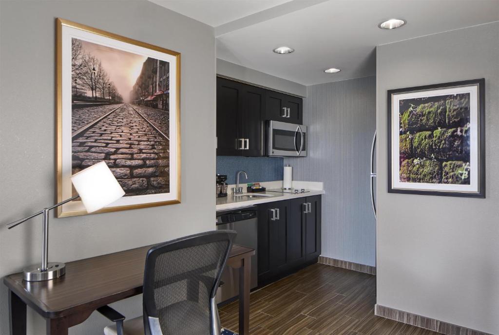 Homewood Suites Savannah Historic District/Riverfront photo