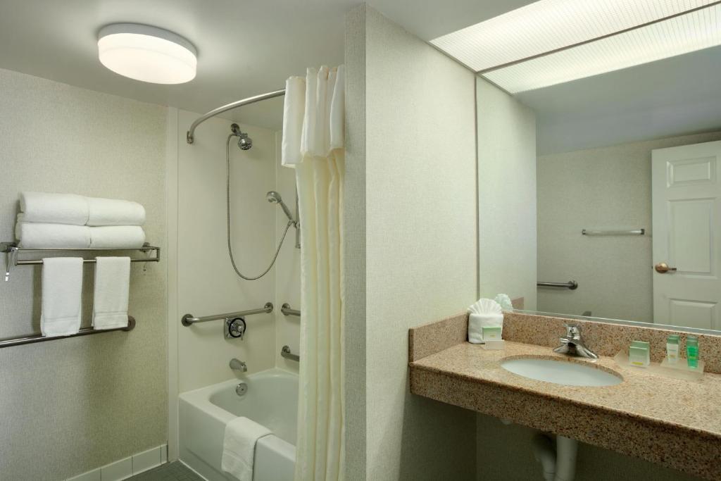 Homewood Suites by Hilton Falls Church photo