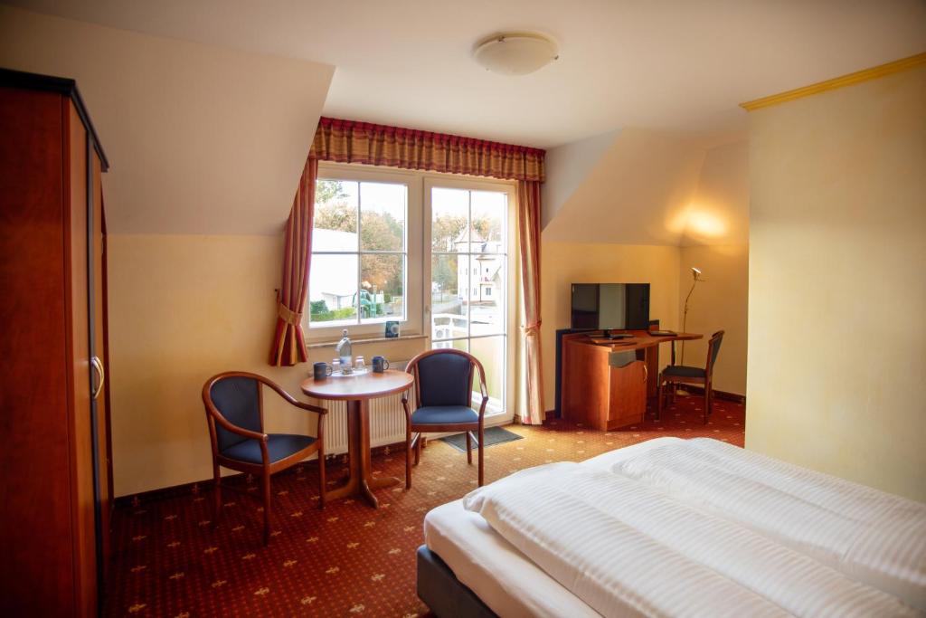 Hotel Ostseeblick - direkt hinter den Dünen - Double Room With Balcony