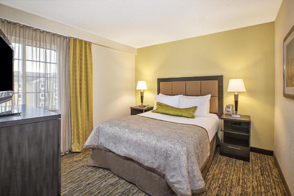 Candlewood Suites Indianapolis Northeast by IHG photo