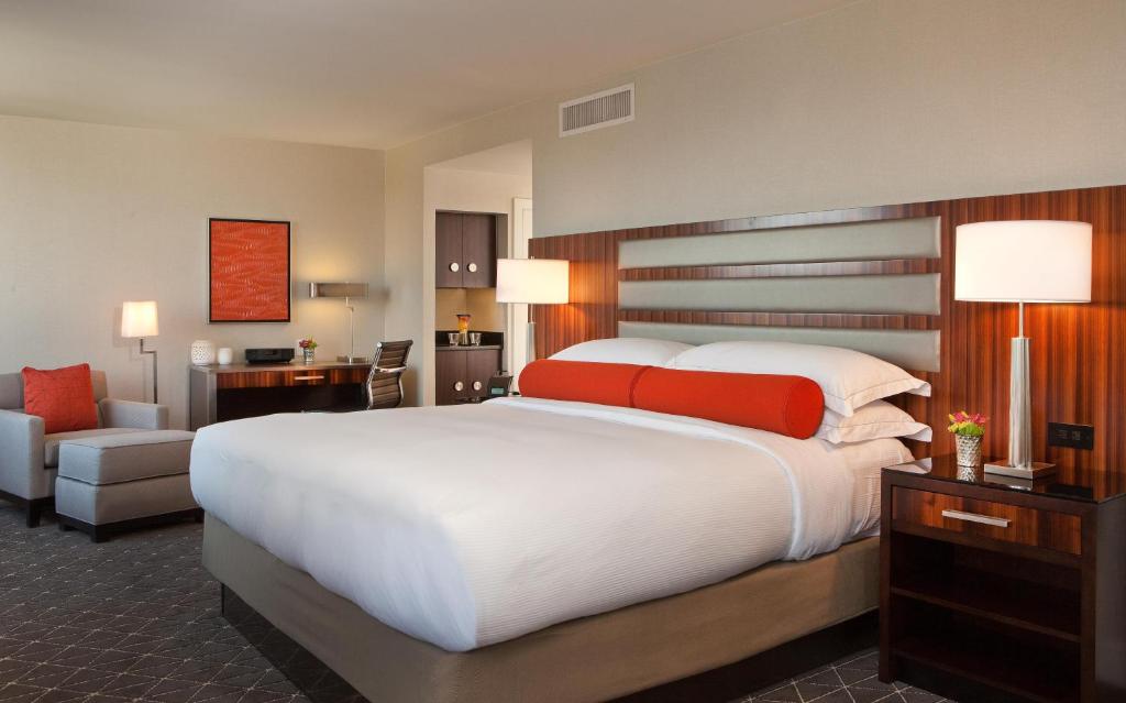 Hilton Nashville Downtown - 