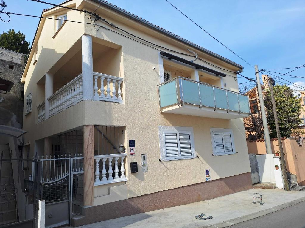Apartments Ana