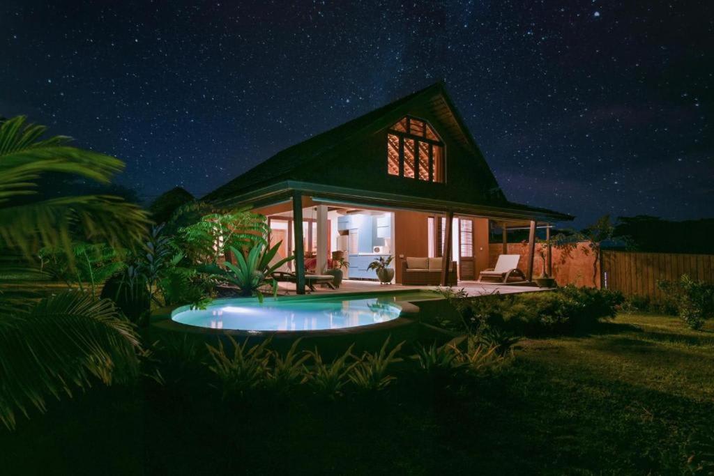 Tropical 2BR Bungalow with Private Pool - photo 2 - Tahiti, Polynésie