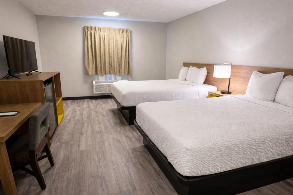 Days Inn by Wyndham Amherst OH - Near Cleveland Cedar Point & Lake Erie - スーペリア ダブルルーム（禁煙）