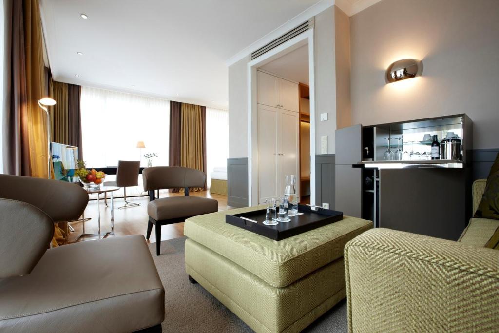 Posezení v ubytování Romantik Hotel Das Lindner