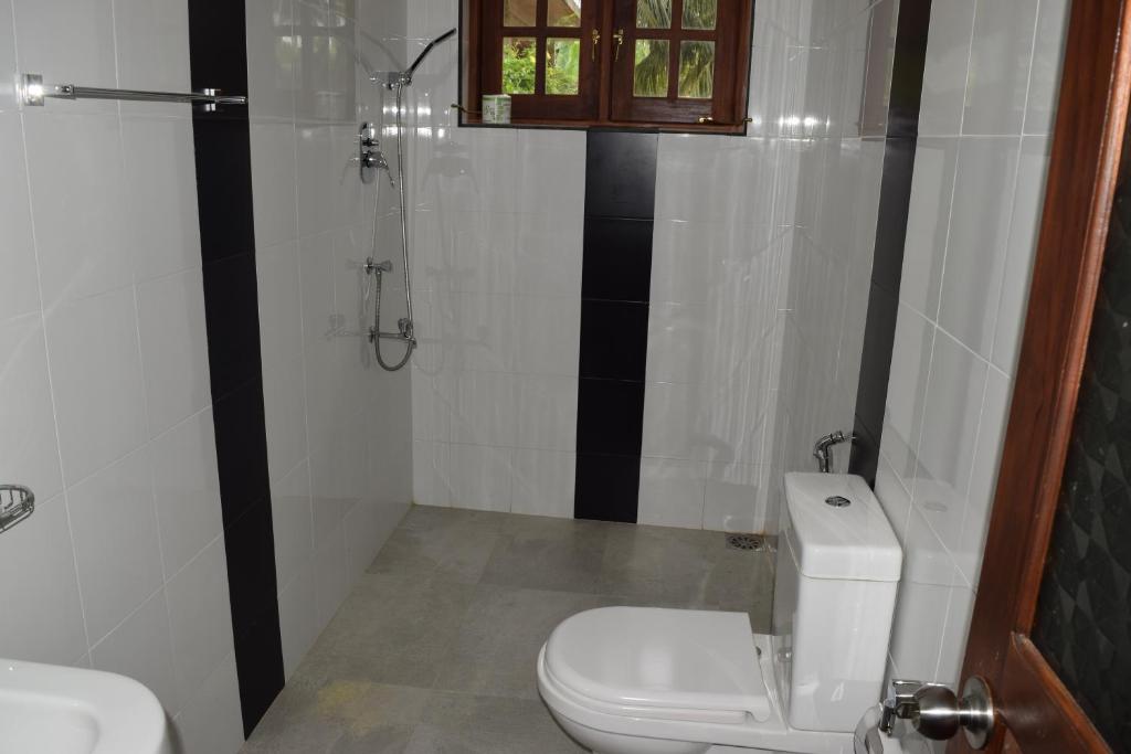 The Coconut Gardens Hotel & Restaurant - 6