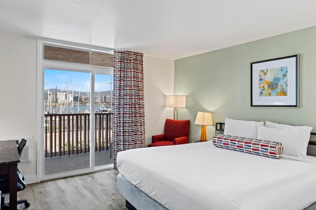 Marina Village Inn photo