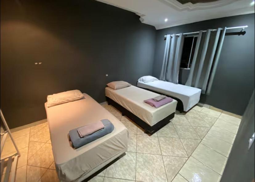 Pousada Acessus - Com Cozinha e Lavanderia - Quarto Triplo Básico Com Banheiro Compartilhado