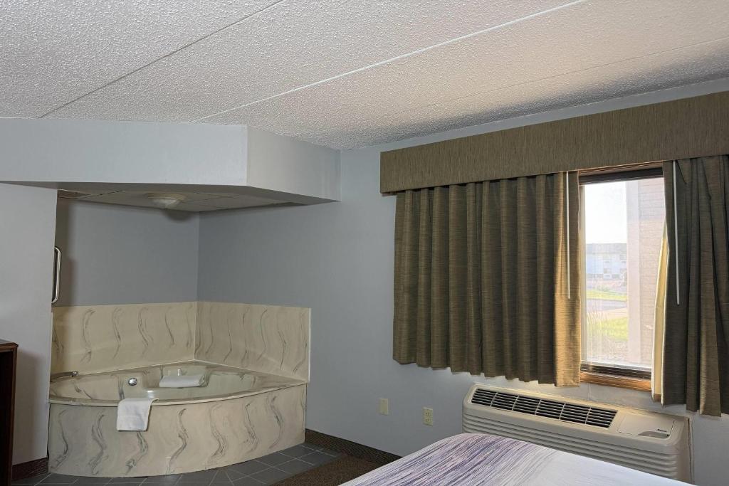 AmericInn by Wyndham Sioux Falls photo