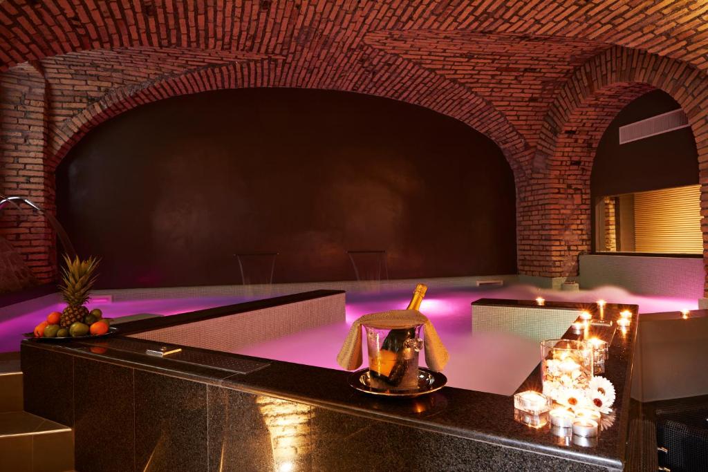 Hotel The Building - Resim 42