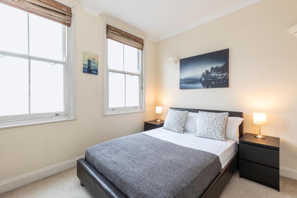 NW1 Camden Central Apartments - Three-Bedroom Apartment