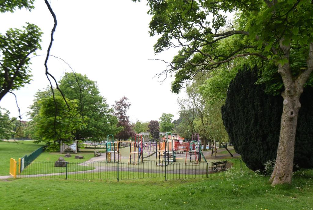 Harrogate Valley Gardens View - Harrogate Self Catering 4