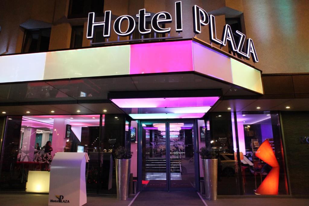 Certifikát, hodnocení, plakát nebo jiný dokument vystavený v ubytování Plaza V Hotel