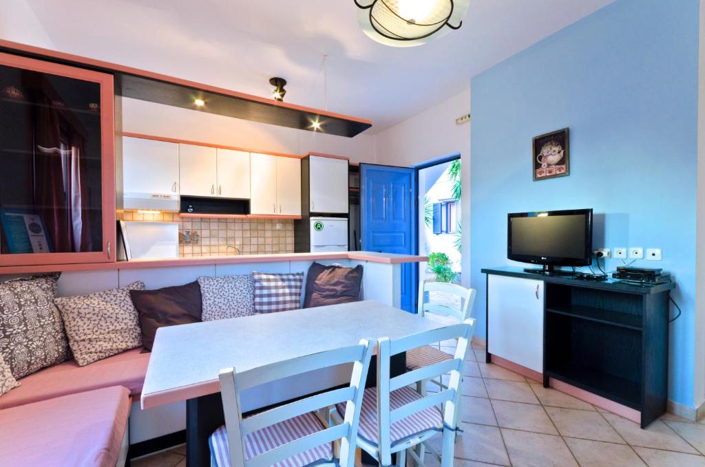 Una cocina o cocineta en Cybele Apartments