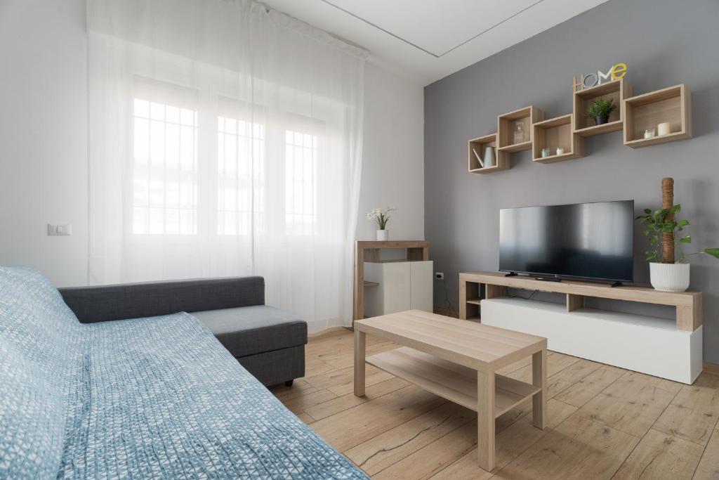 GuestHost - Stylish Apartment Forlanini M4