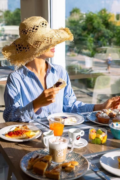 Alexandra BB & Brunch - Beach Front - Healthy XXL Breakfast & Brunch until 12 30