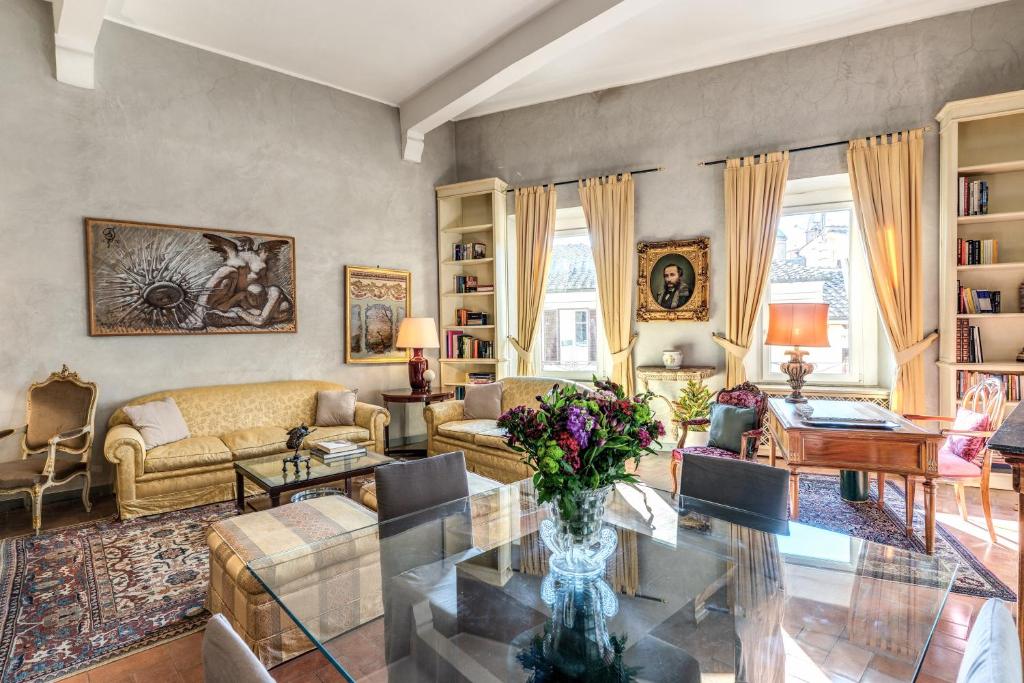 Stylish 2 BDR Apt with Balcony by Pantheon & Forum