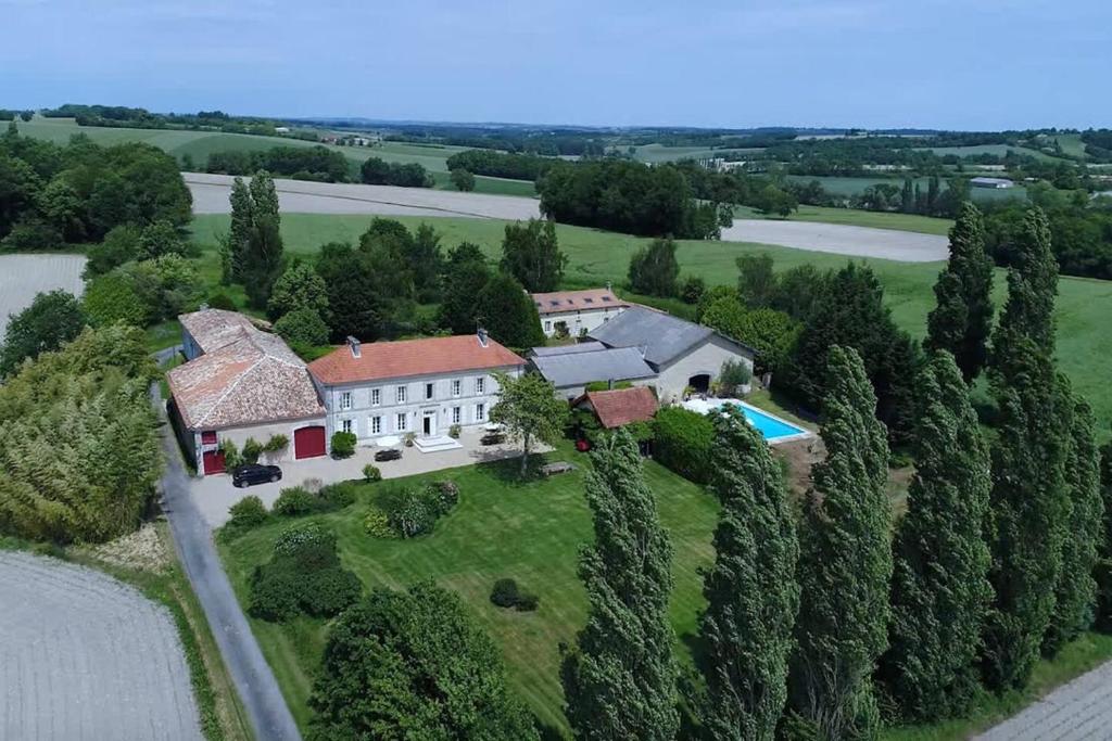 an aerial view of a large white house at Domaine de charme pour groupes et evenement in Chillac