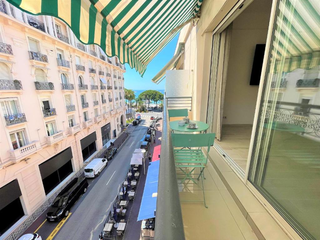 " Pasteur " CityCenter - Terrasse - Congres - VUE MER - Elégant
