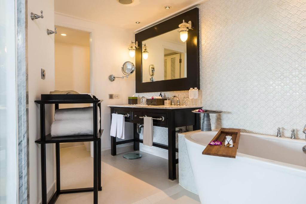 INTERCONTINENTAL RIYADH, AN IHG HOTEL