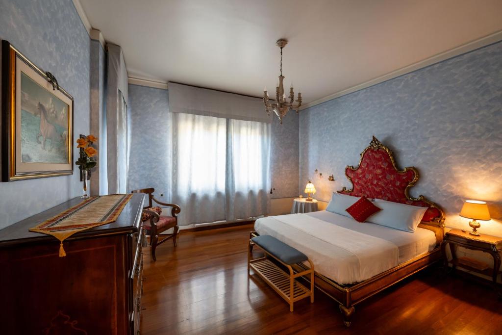 Sunflower House - Housity