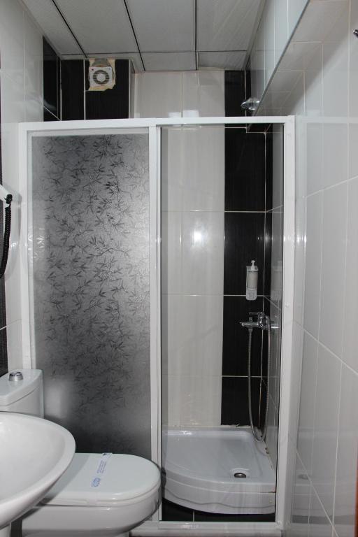 Koupelna v ubytování Grand Ece Hotel