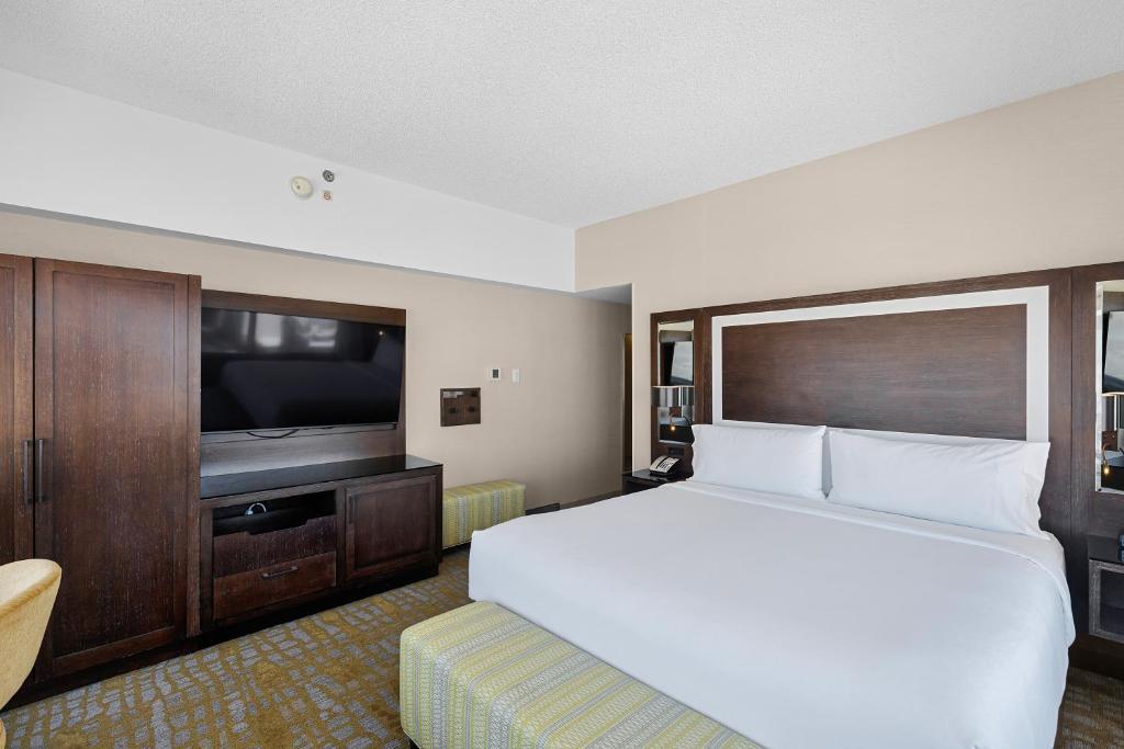 Holiday Inn San Francisco - Golden Gateway newly renovated with No Resort Fee photo