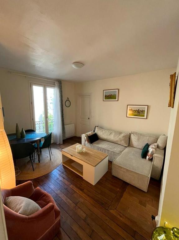 Grand Appartement parisien T2 - Montmartre