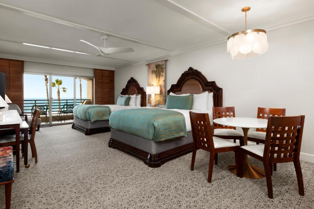 Pacific Terrace Hotel - 