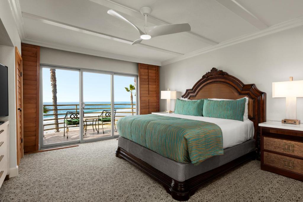 Pacific Terrace Hotel - 