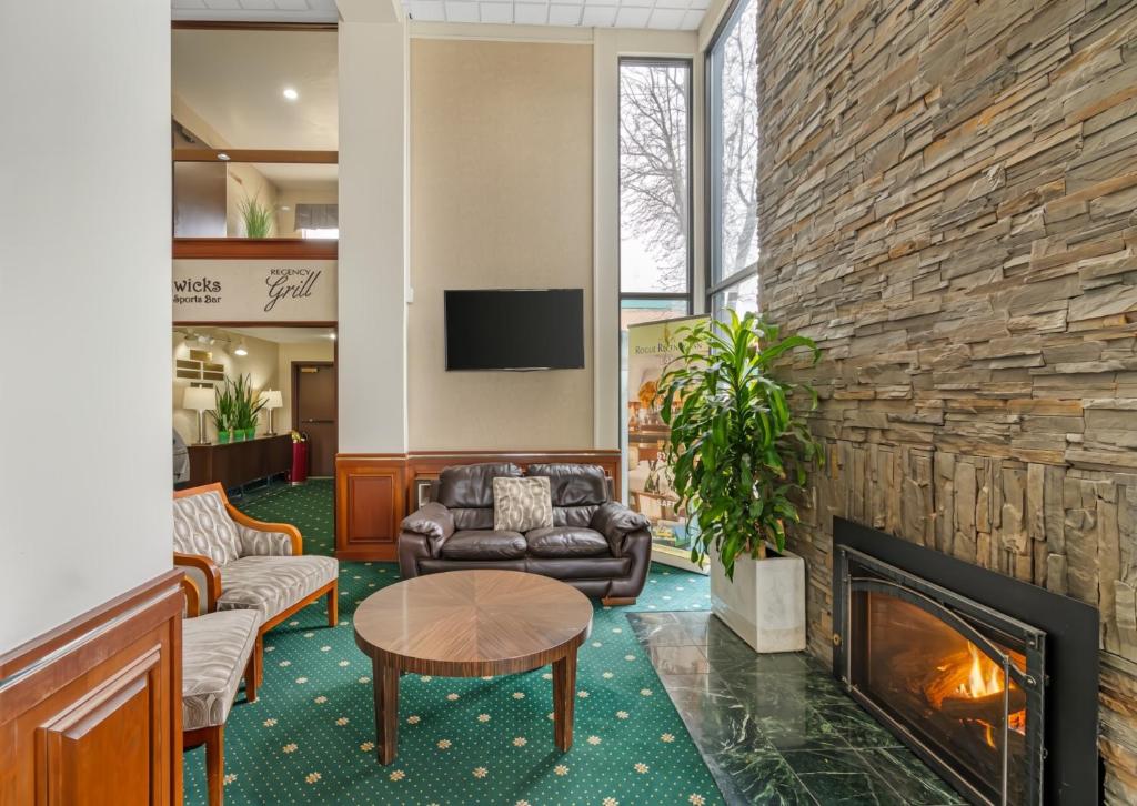 Rogue Regency Inn Medford Airport photo