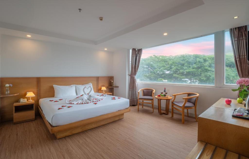 Ocean Front villa Nha Trang giá phòng
