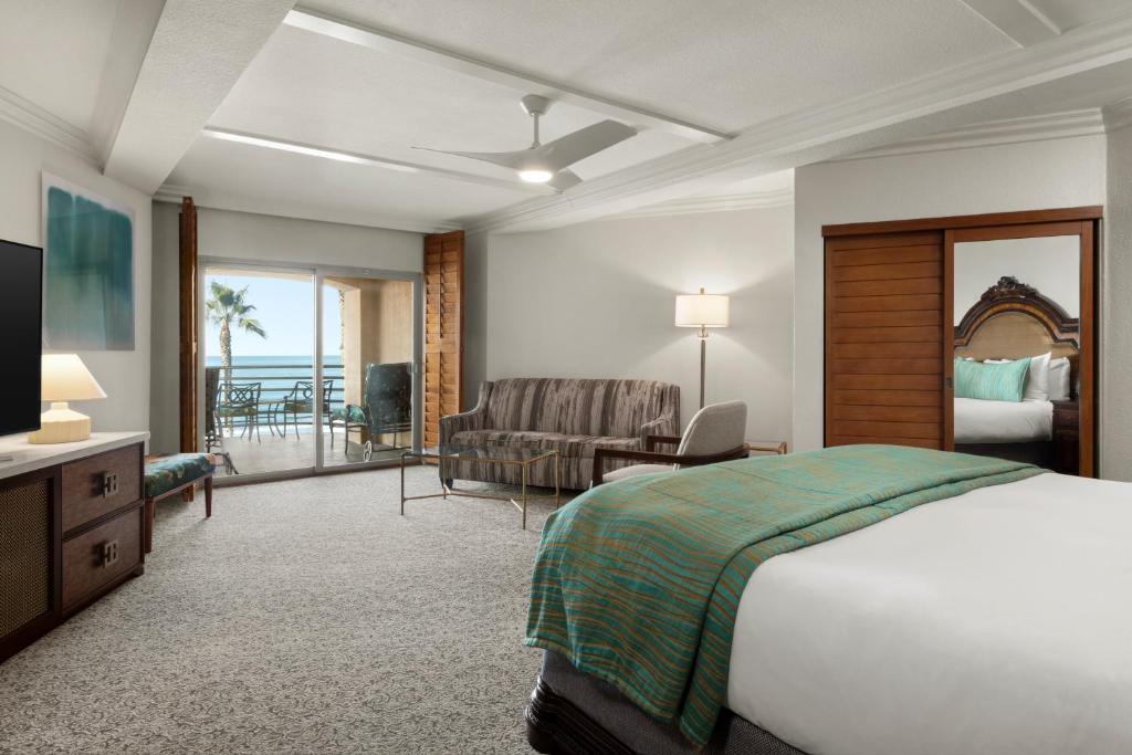 Pacific Terrace Hotel - 