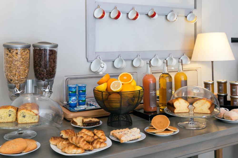 Hôtel Edmond Rostand - Resim 19