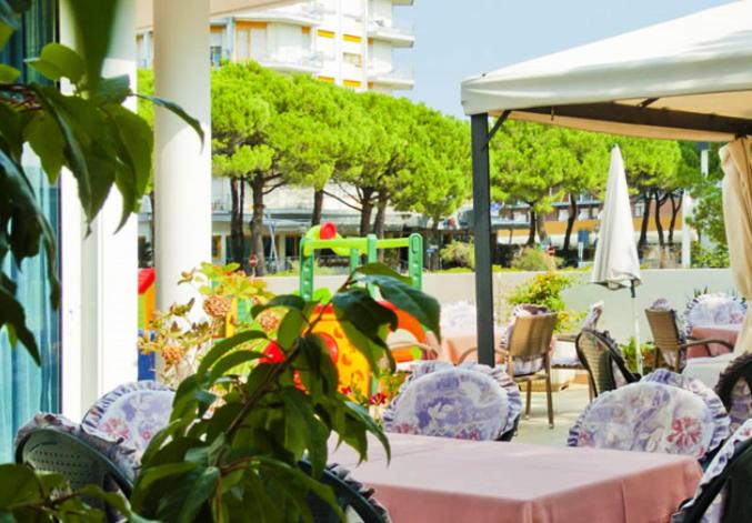A restaurant or other place to eat at Hotel Gimm