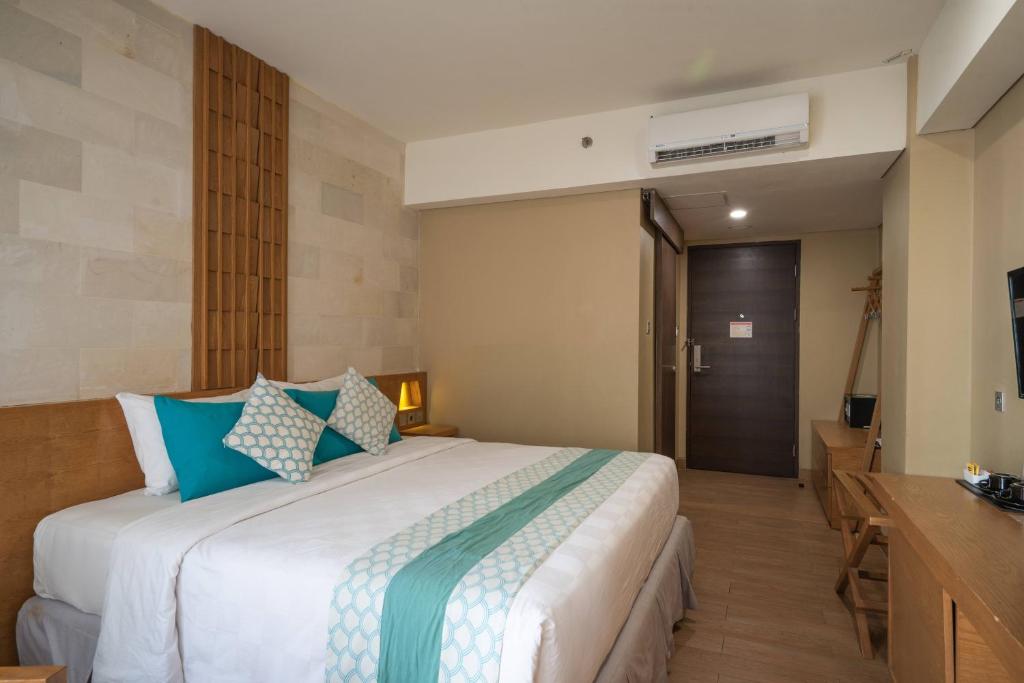 Bedrock Hotel Kuta photo