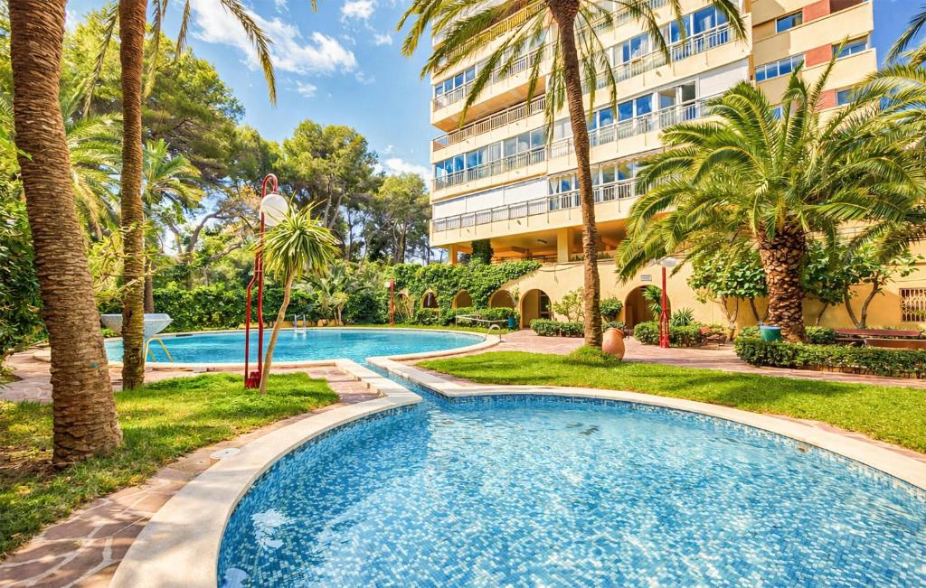 Lovely Apartment In Valencia With House Sea View