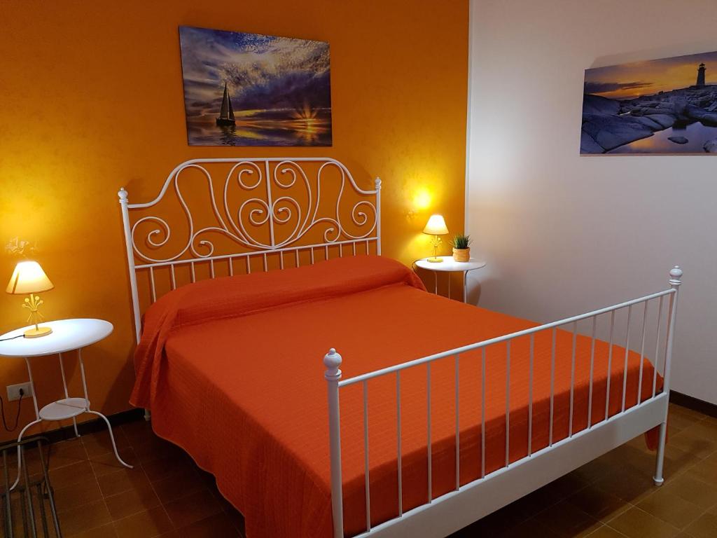 A bed or beds in a room at Vista sul porto