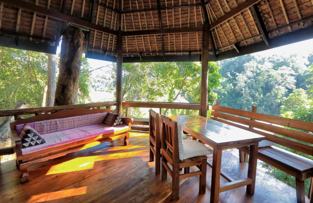 Balkón nebo terasa v ubytování Kanlaya's Eyrie, Luxury Homestay