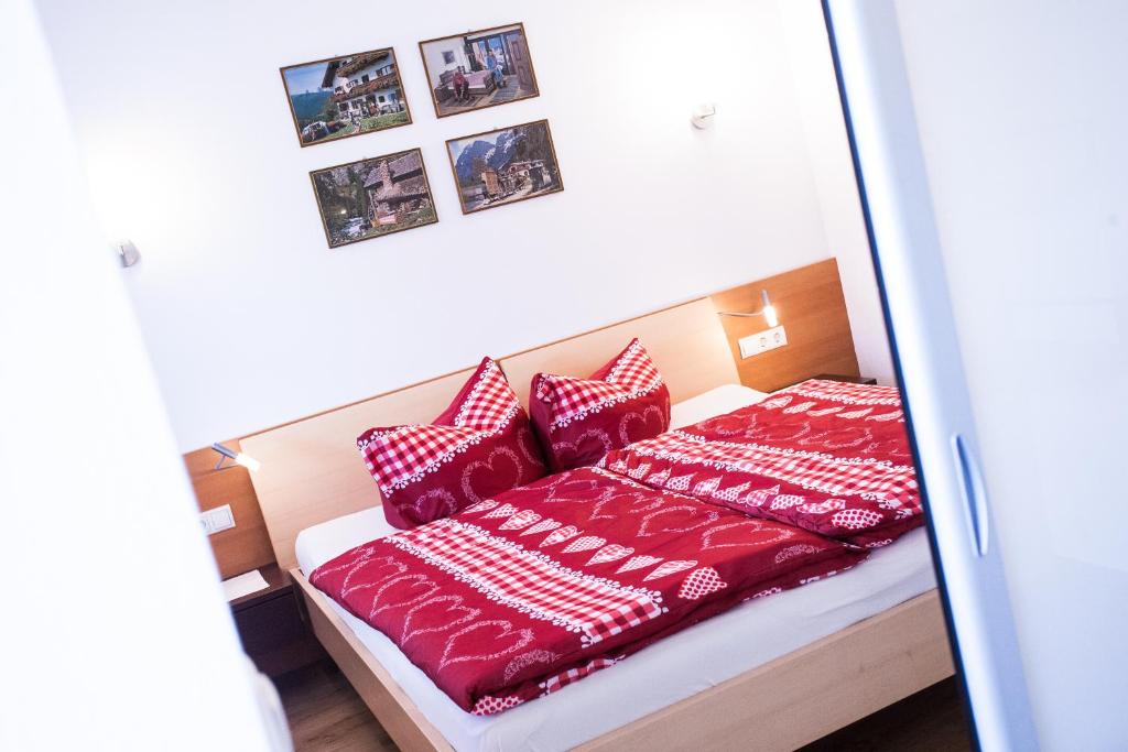 Postel nebo postele na pokoji v ubytování Ferienhaus Alex