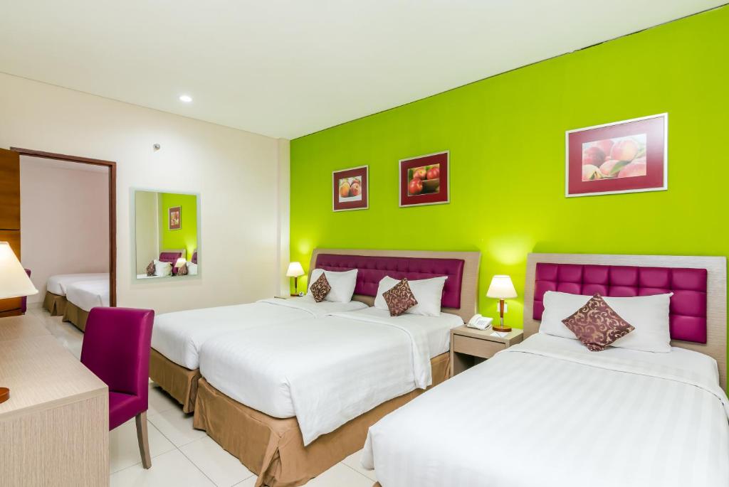 Kuta Central Park Hotel - Connecting Triple Room (No Window)