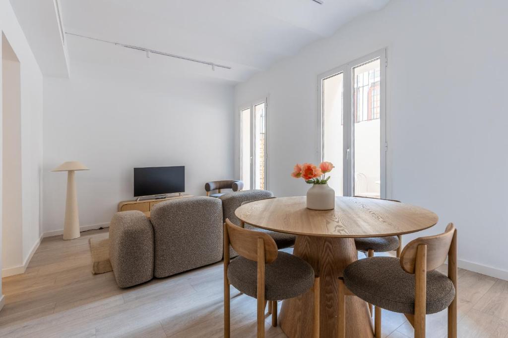 Ola Living Diagonal Apartments - Two-Bedroom Apartment