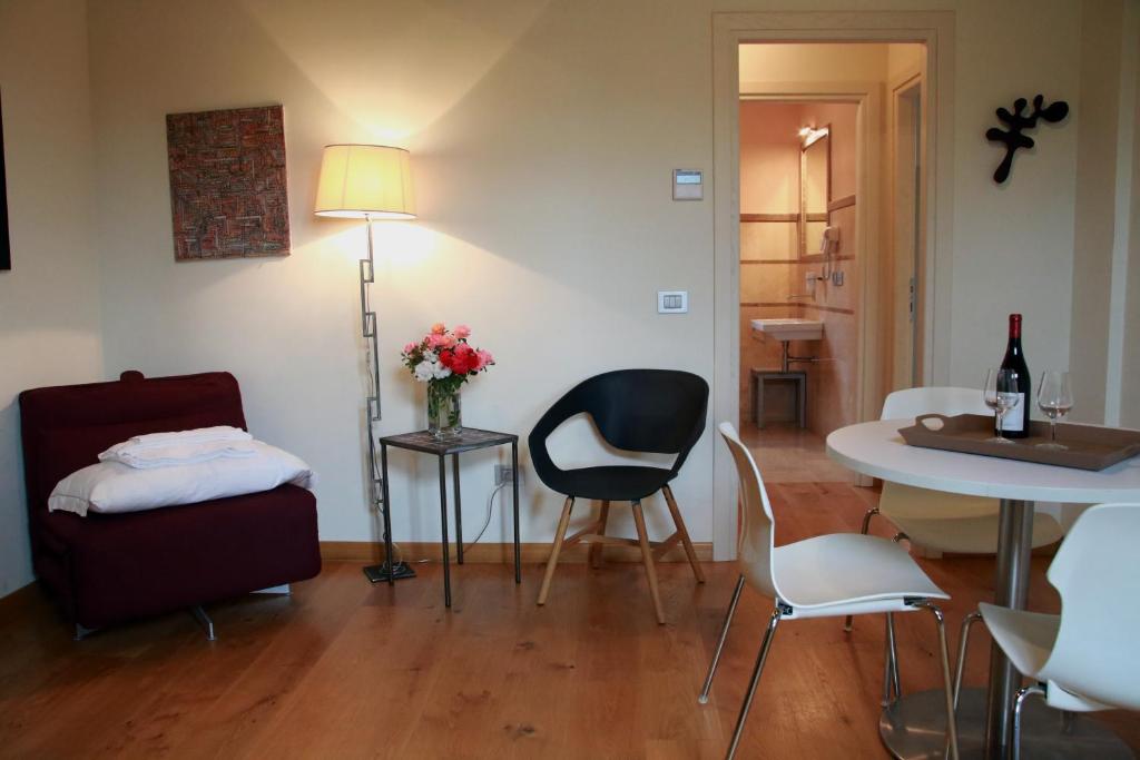 Posedenie v ubytovaní Spa Resort Fonte Alla Lepre