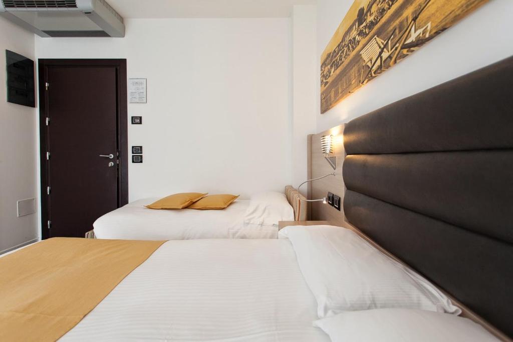 Hotel Adlon - Klassisches Dreibettzimmer